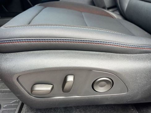 New 2025 Chevrolet Equinox EV RS image 12