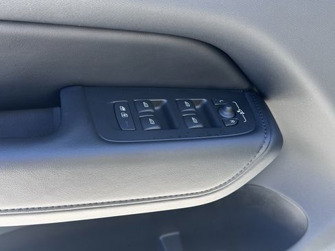 Used 2023 Volvo XC60 B5 Plus w/ Climate Package image 19