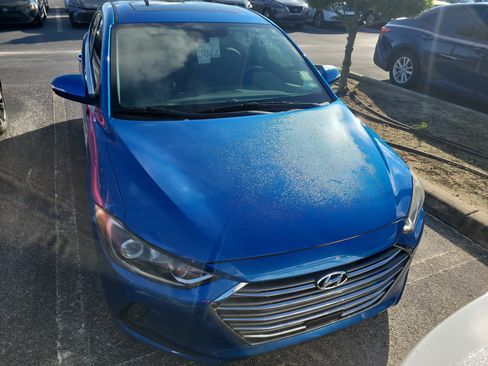 Used 2017 Hyundai Elantra Limited w/ Limited Ultimate Package 09 FWD image 2