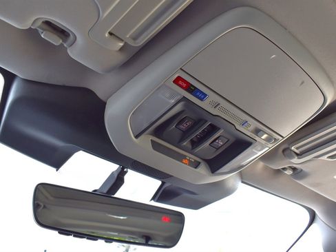 Used 2023 Subaru Forester Limited image 19