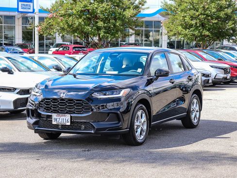 Certified 2024 Honda HR-V LX image 3