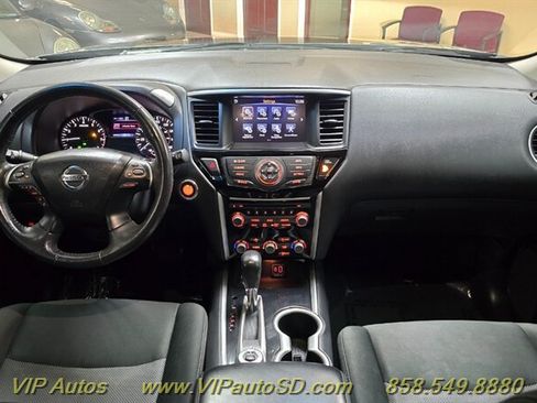 Used 2020 Nissan Pathfinder SV AWD/4WD image 22