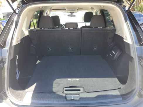 Used 2023 Nissan Rogue SV FWD image 7
