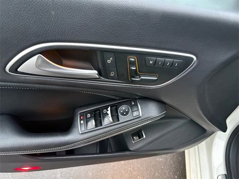 Used 2014 Mercedes-Benz CLA 250 4MATIC image 18