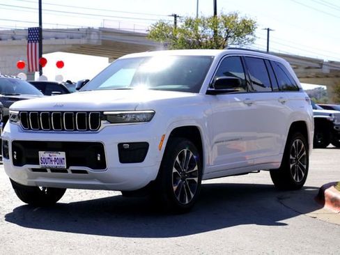 New 2025 Jeep Grand Cherokee Overland w/ Luxury Tech Group IV image 7