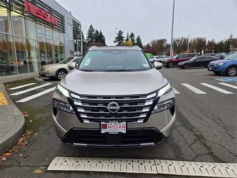 New 2026 Nissan Rogue Platinum image 2