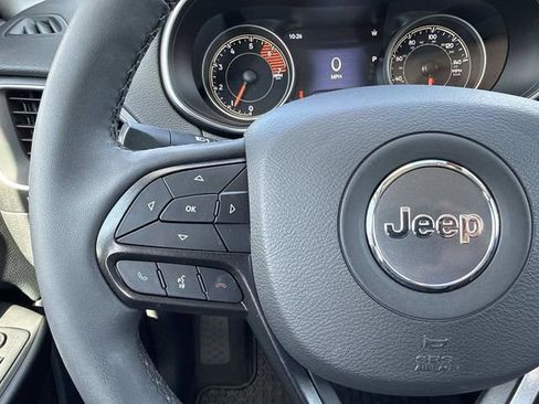 Used 2023 Jeep Cherokee Trailhawk w/ Trailer Tow Group AWD/4WD image 15