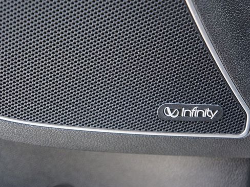 Used 2017 Kia Sorento SX image 26