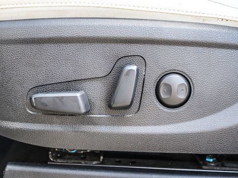 Used 2023 Kia Telluride EX w/ EX Captain's Chair Package FWD image 27