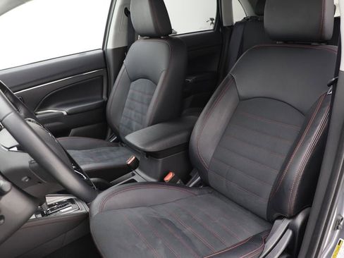 Used 2025 Mitsubishi Outlander Sport AWD image 15