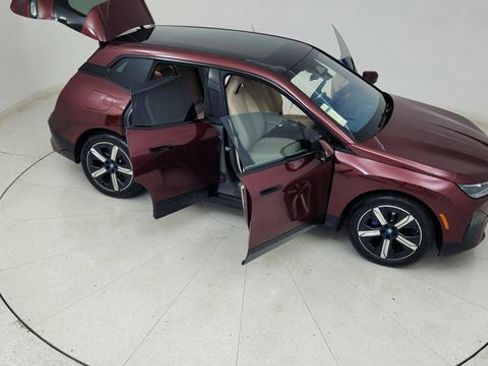 Used 2023 BMW iX xDrive50 w/ Premium Package image 88