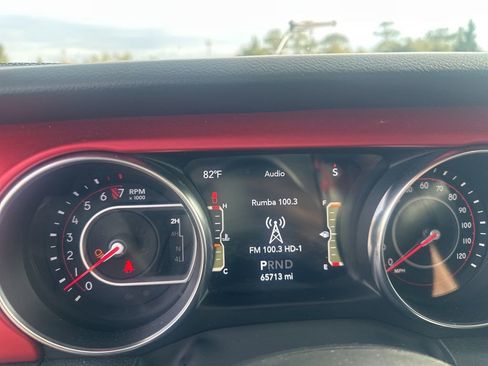 Used 2022 Jeep Gladiator Rubicon w/ Cold Weather Group image 14