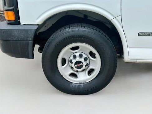 Used 2005 GMC Savana 2500 RWD image 29