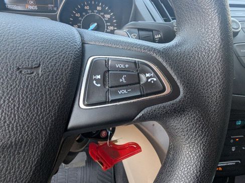 Used 2017 Ford Escape SE AWD/4WD image 15