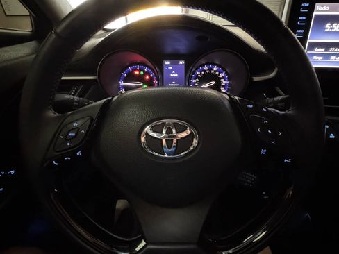 Used 2020 Toyota C-HR Limited image 47