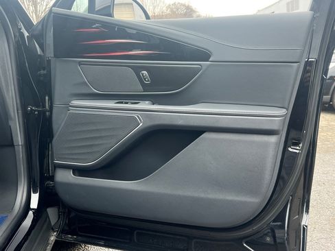 New 2026 Lincoln Nautilus Premier image 6