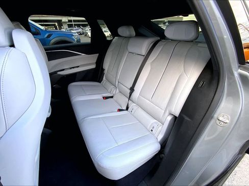 Used 2024 Cadillac Lyriq Luxury image 30