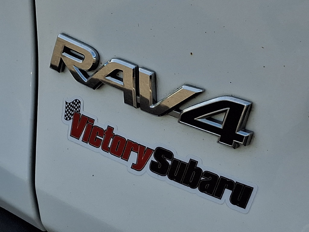 Used 2019 Toyota RAV4 LE w/ Carpet Mat Package AWD/4WD image 31