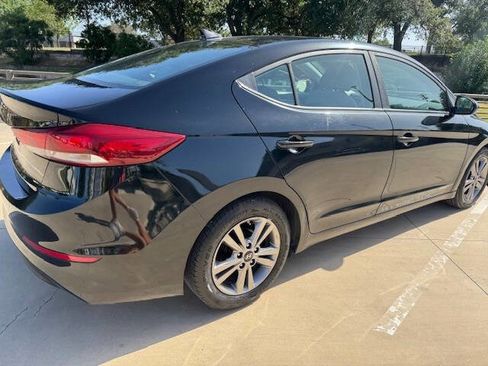 Used 2017 Hyundai Elantra SE image 11