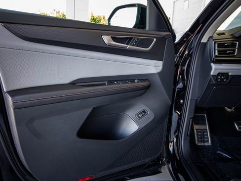 New 2026 Volkswagen Atlas Peak Edition image 24