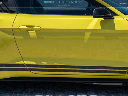 Used 2021 Ford Mustang Shelby GT500 w/ Carbon Fiber Track Pack RWD image 35