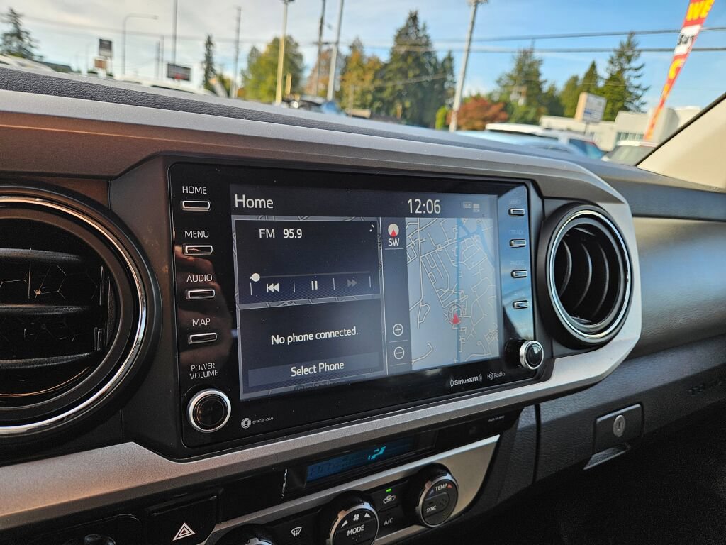 Used 2021 Toyota Tacoma SR5 AWD/4WD image 22