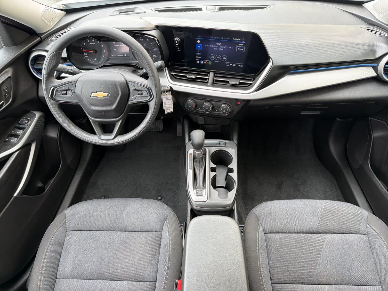 Used 2024 Chevrolet Trax LS w/ LS Convenience Package FWD image 3