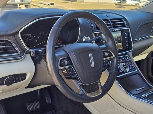 Used 2019 Lincoln Continental Reserve image 25
