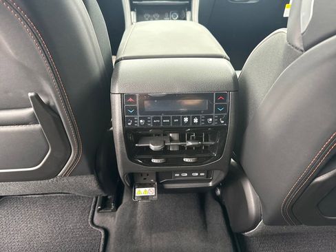 New 2026 Jeep Grand Cherokee L Summit image 10