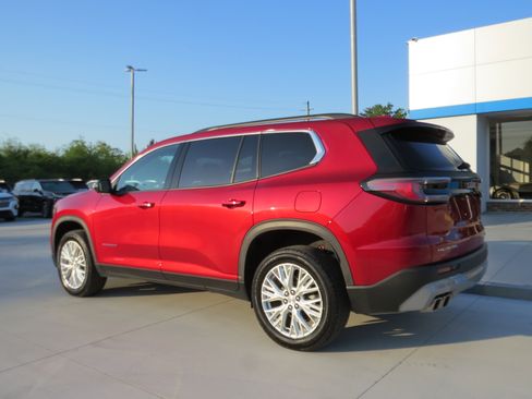 Used 2024 GMC Acadia Elevation image 3