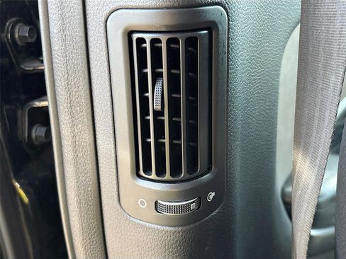 Used 2017 Hyundai Santa Fe Sport image 23