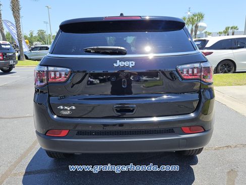 Used 2024 Jeep Compass Sport AWD/4WD image 4