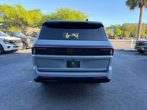 Used 2025 Lincoln Navigator L Reserve w/ Jet Appearance Package image 7