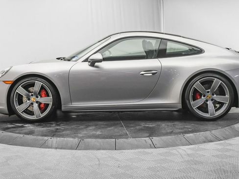 Used 2017 Porsche 911 Carrera S image 4