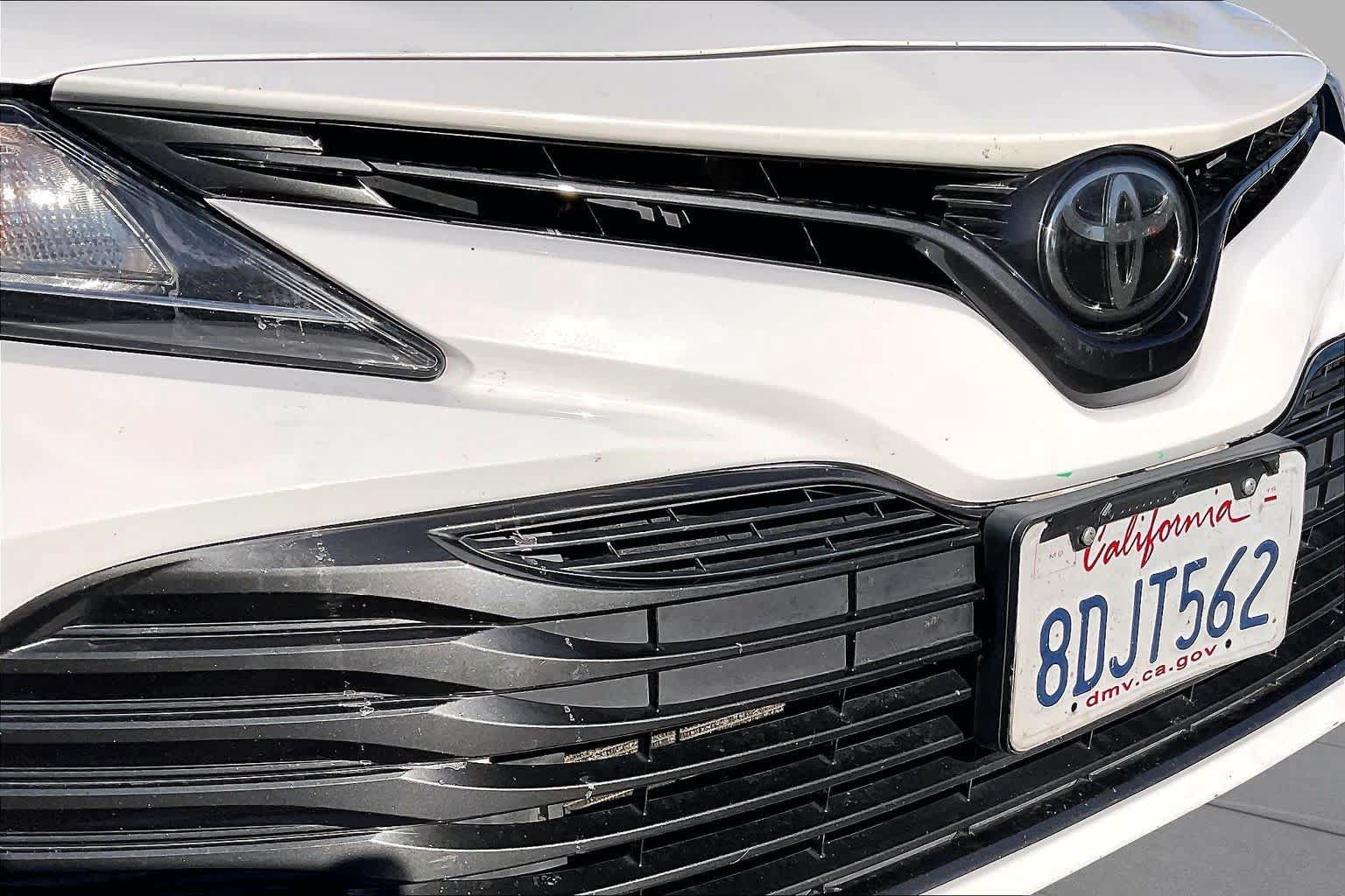 Used 2018 Toyota Camry LE FWD image 26