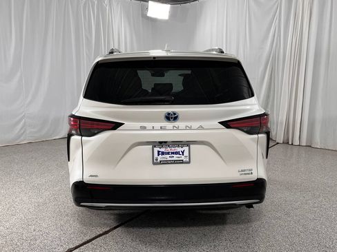 Used 2021 Toyota Sienna AWD image 13