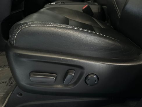 Used 2019 Toyota Sienna SE FWD image 15