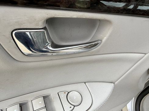 Used 2009 Cadillac DTS w/ Trunk Convenience Package image 13