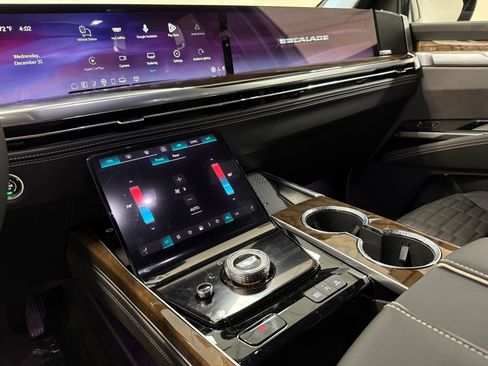 New 2026 Cadillac Escalade ESV Platinum Sport image 29