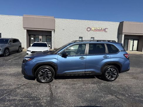 Used 2025 Subaru Forester Premium w/ Convenience Package #1 AWD/4WD image 9