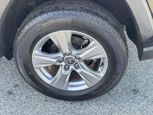 Used 2025 Toyota RAV4 XLE image 7