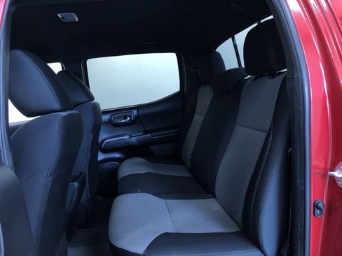 Certified 2022 Toyota Tacoma TRD Sport AWD/4WD image 14