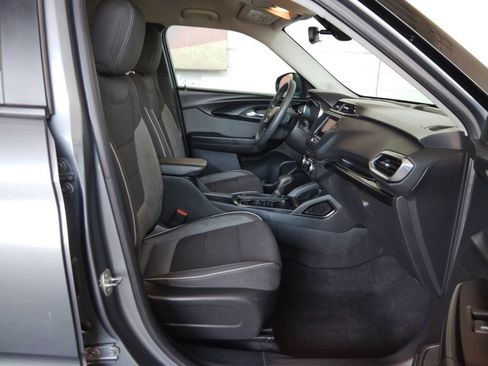 Used 2021 Chevrolet TrailBlazer LT AWD/4WD image 12