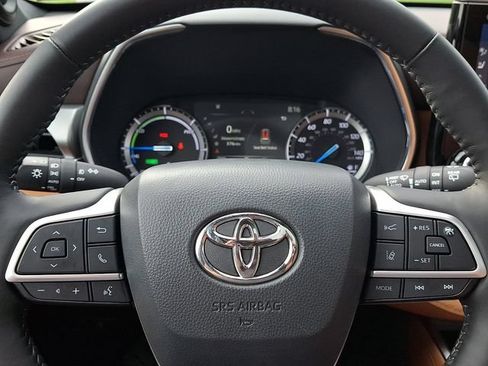 Used 2022 Toyota Highlander Platinum AWD/4WD image 21