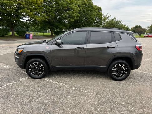 Used 2019 Jeep Compass Trailhawk AWD/4WD image 6