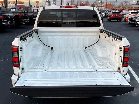 Used 2022 Nissan Frontier SV image 33