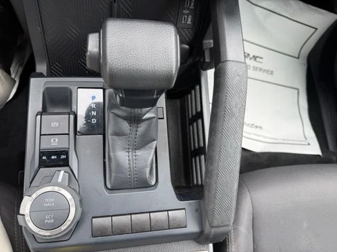 Used 2024 Toyota Tacoma SR5 AWD/4WD image 28