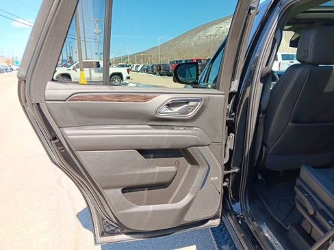 Used 2023 Chevrolet Tahoe Z71 w/ Luxury Package image 40