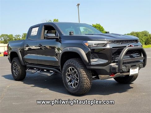 New 2025 Chevrolet Colorado ZR2 w/ Off-Road Front Bumper Package image 2