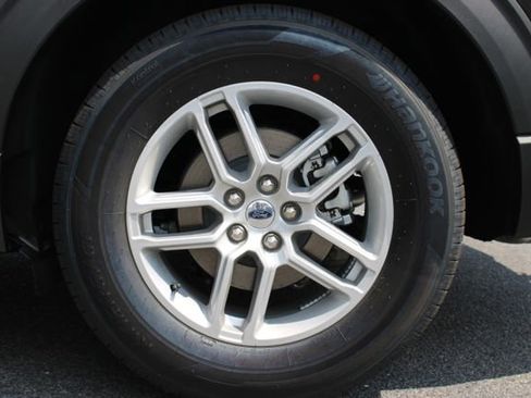 New 2026 Ford Explorer Active RWD image 23